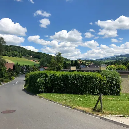 Bezauberndes Gartentiny Pansiyon Steffisburg
