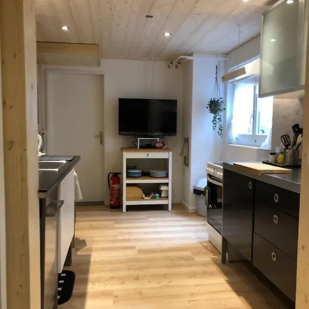 Homestay Bezauberndes Gartentiny Steffisburg